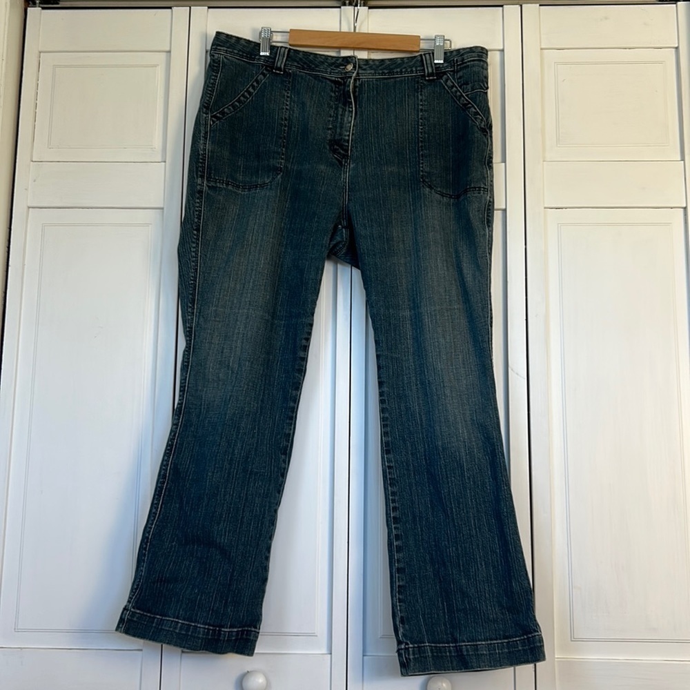 L.L.Bean Medium Wash Flare Jean 20R Runs Small